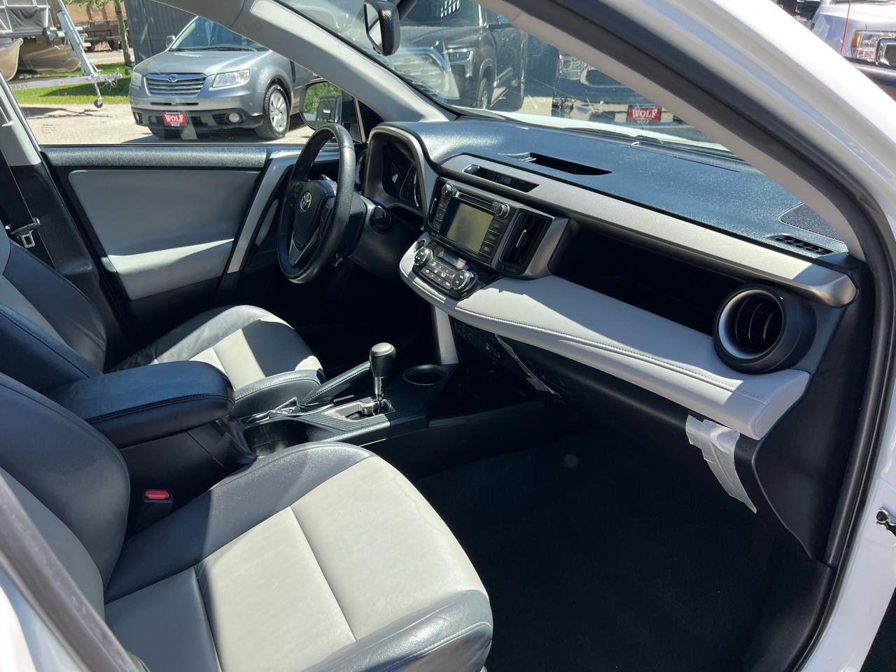 Toyota RAV4  2015