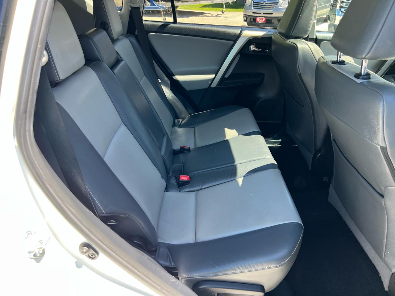 Toyota RAV4  2015