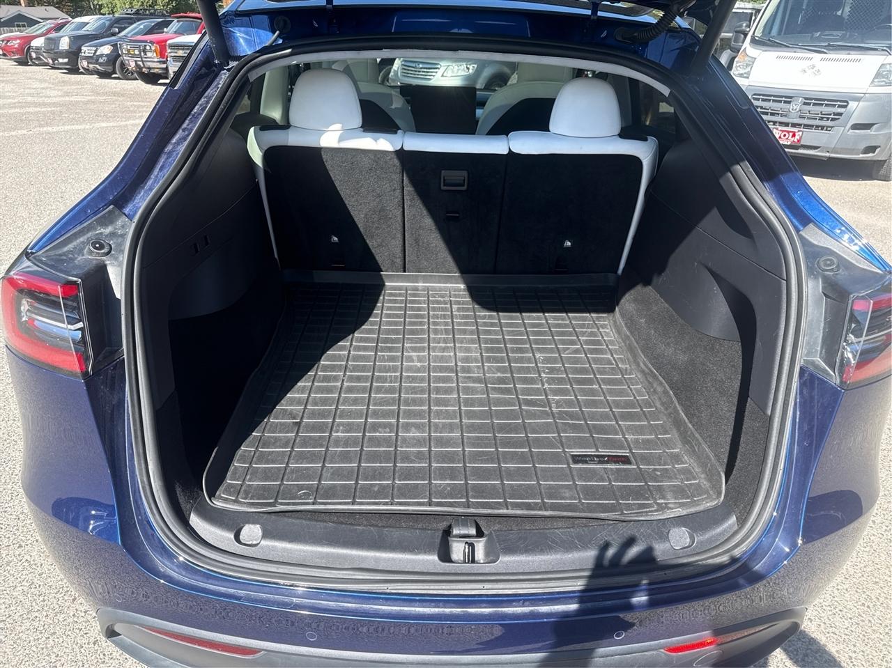 Tesla Model Y  2022