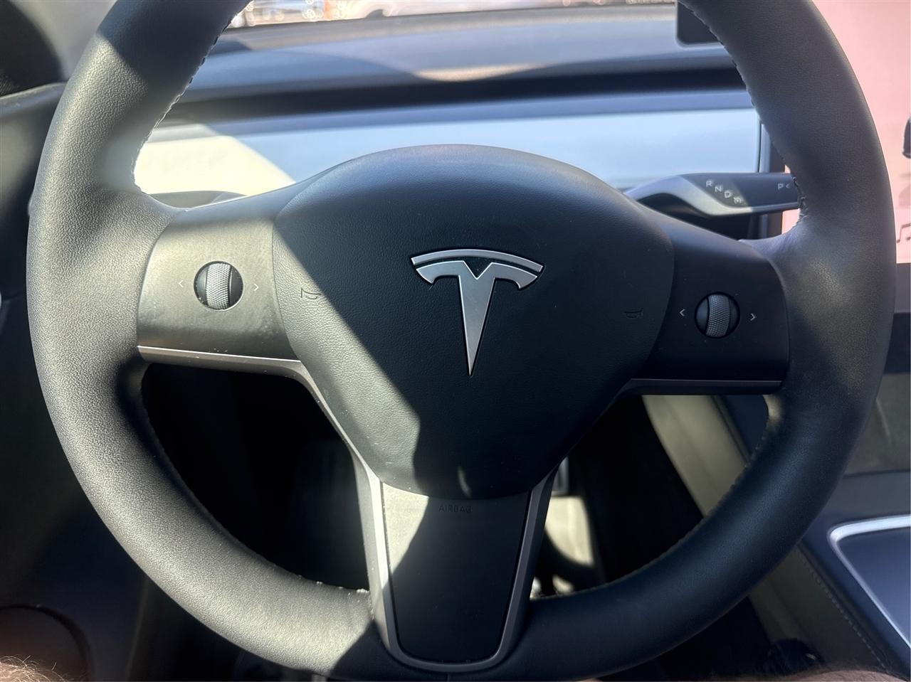 Tesla Model Y  2022