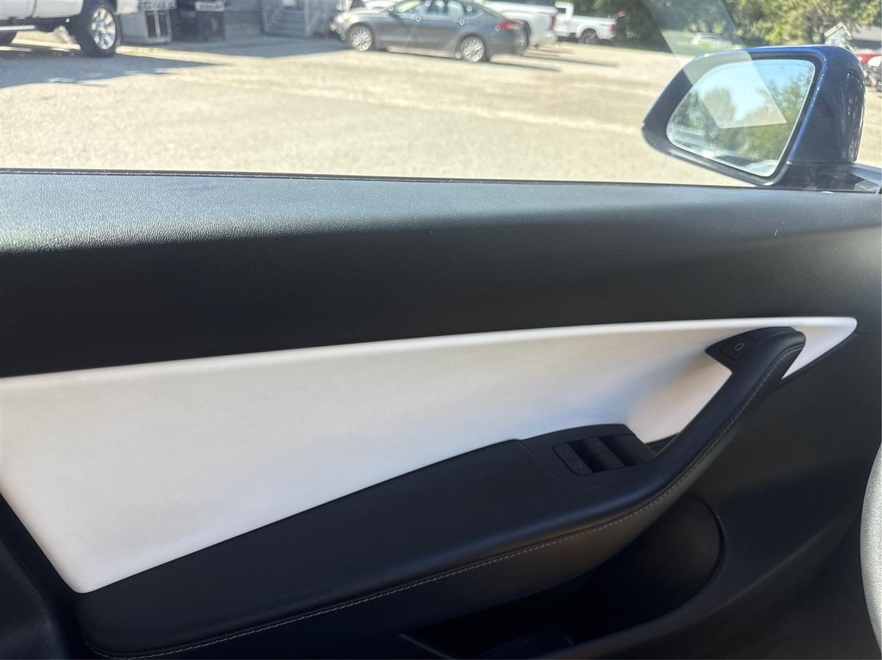 Tesla Model Y  2022