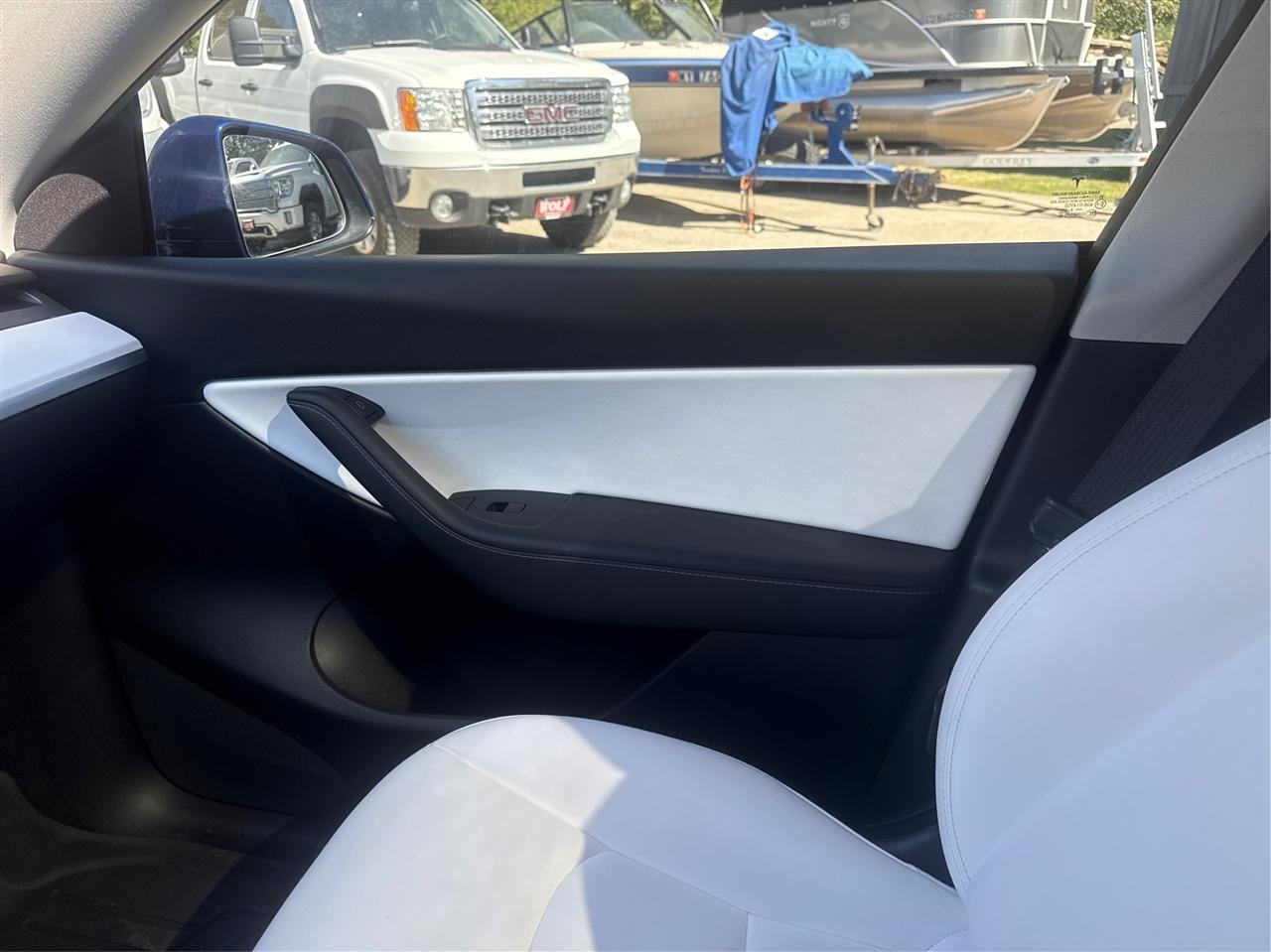 Tesla Model Y  2022