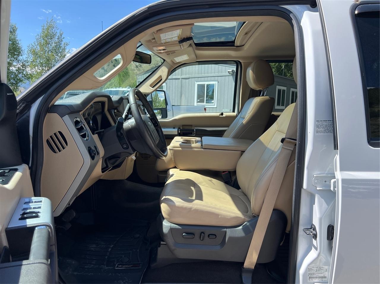 Ford Super Duty F-350 SRW 4WD Crew Cab 172" Lariat 2014