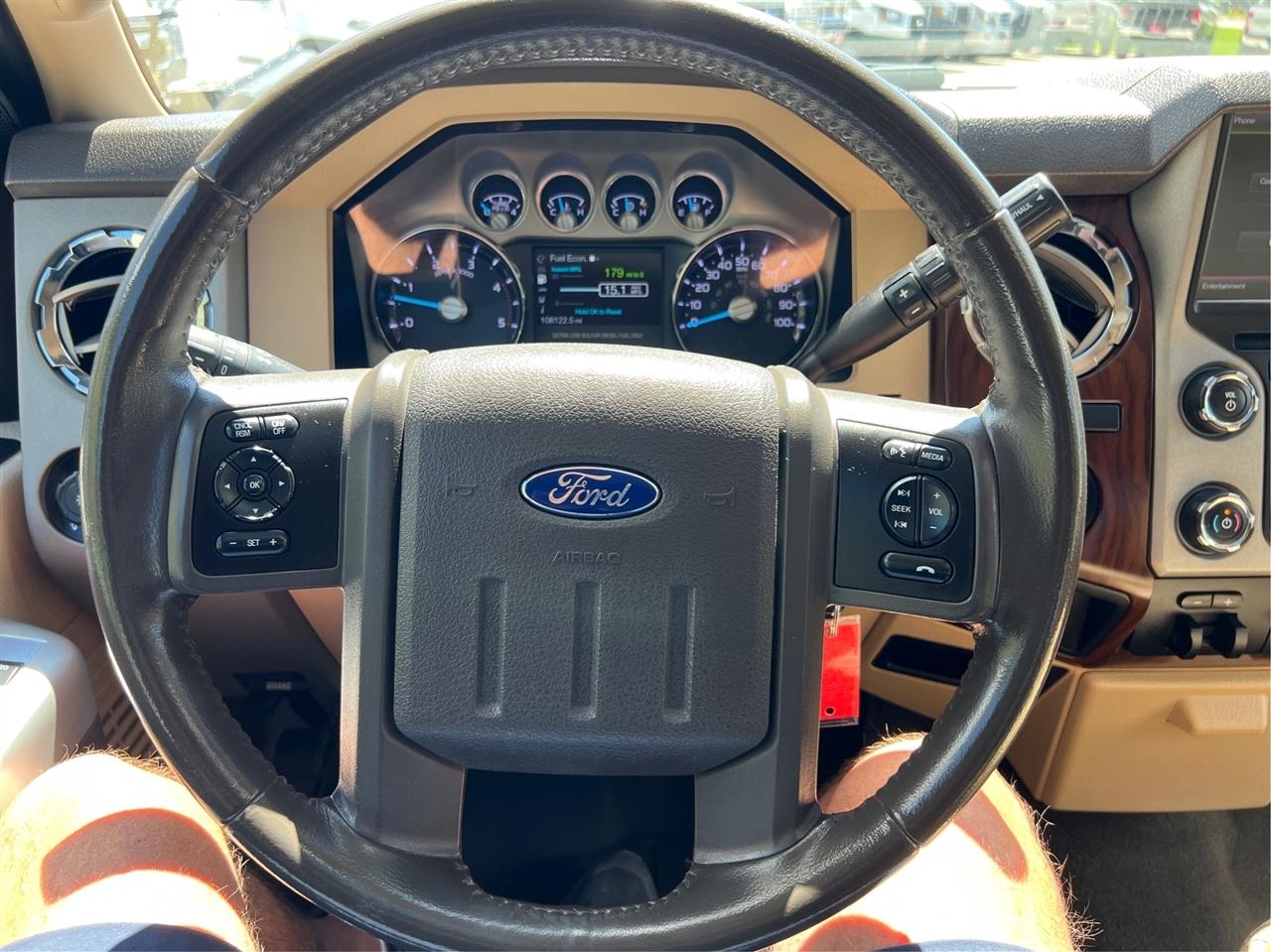 Ford Super Duty F-350 SRW 4WD Crew Cab 172" Lariat 2014