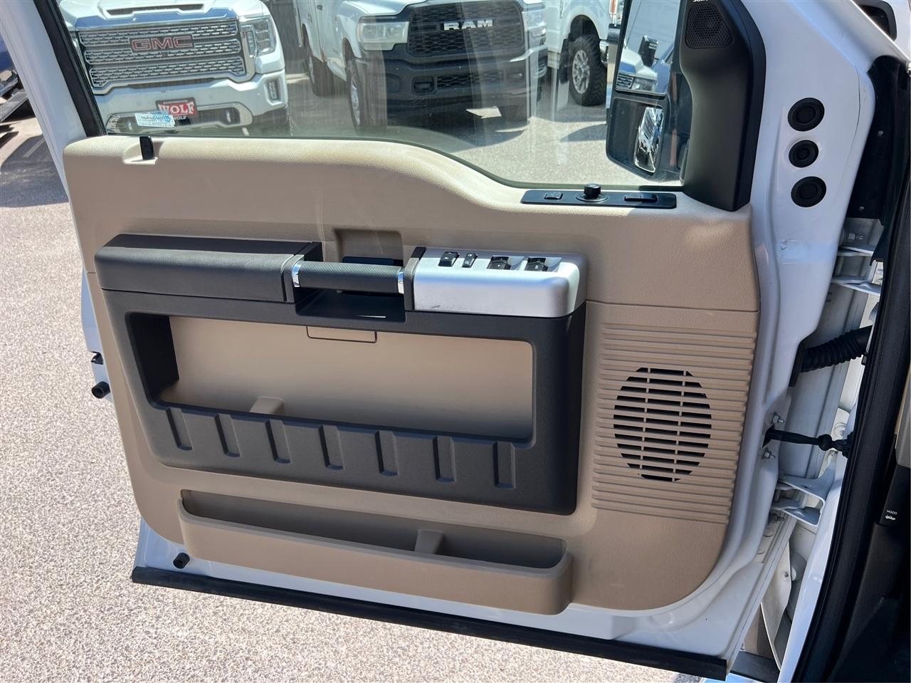 Ford Super Duty F-350 SRW 4WD Crew Cab 172" Lariat 2014