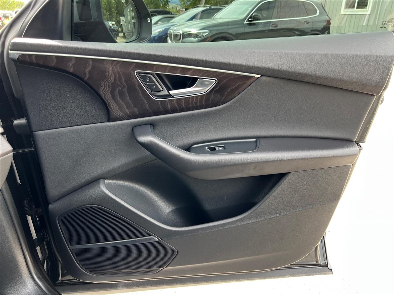 Audi Q8  2022