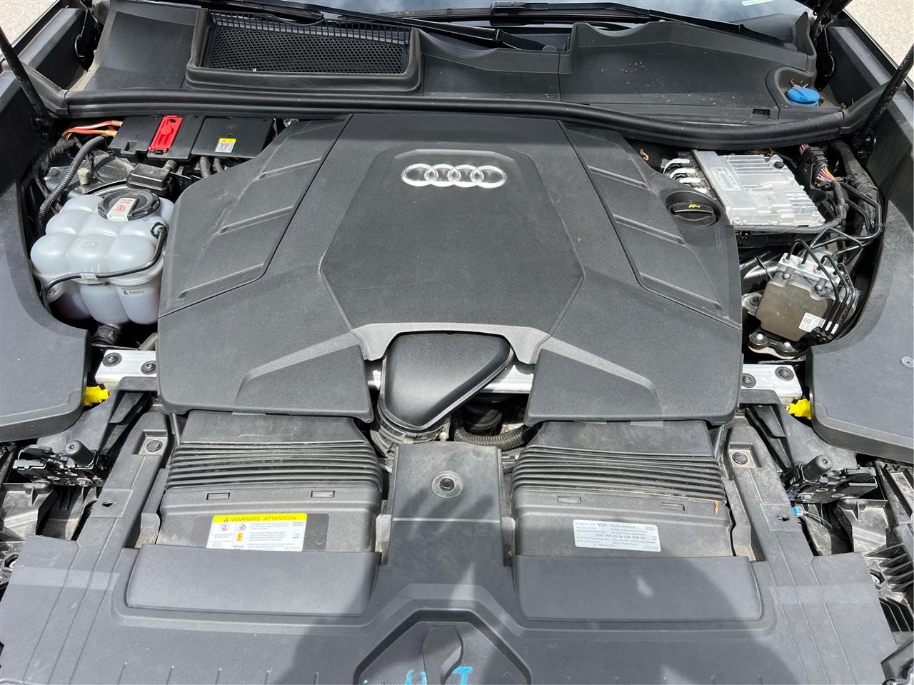 Audi Q8  2022