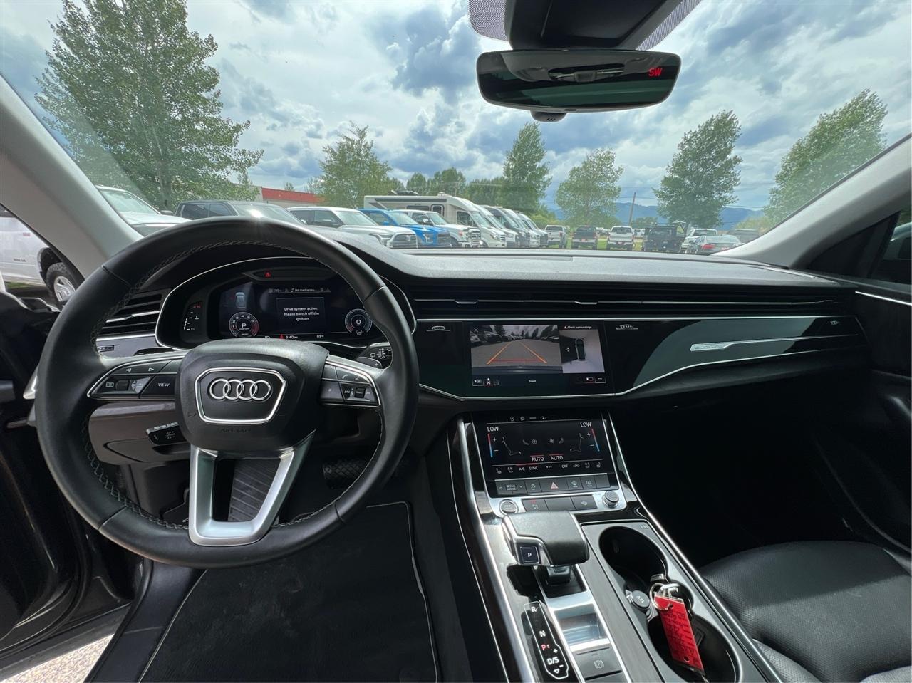 Audi Q8  2022
