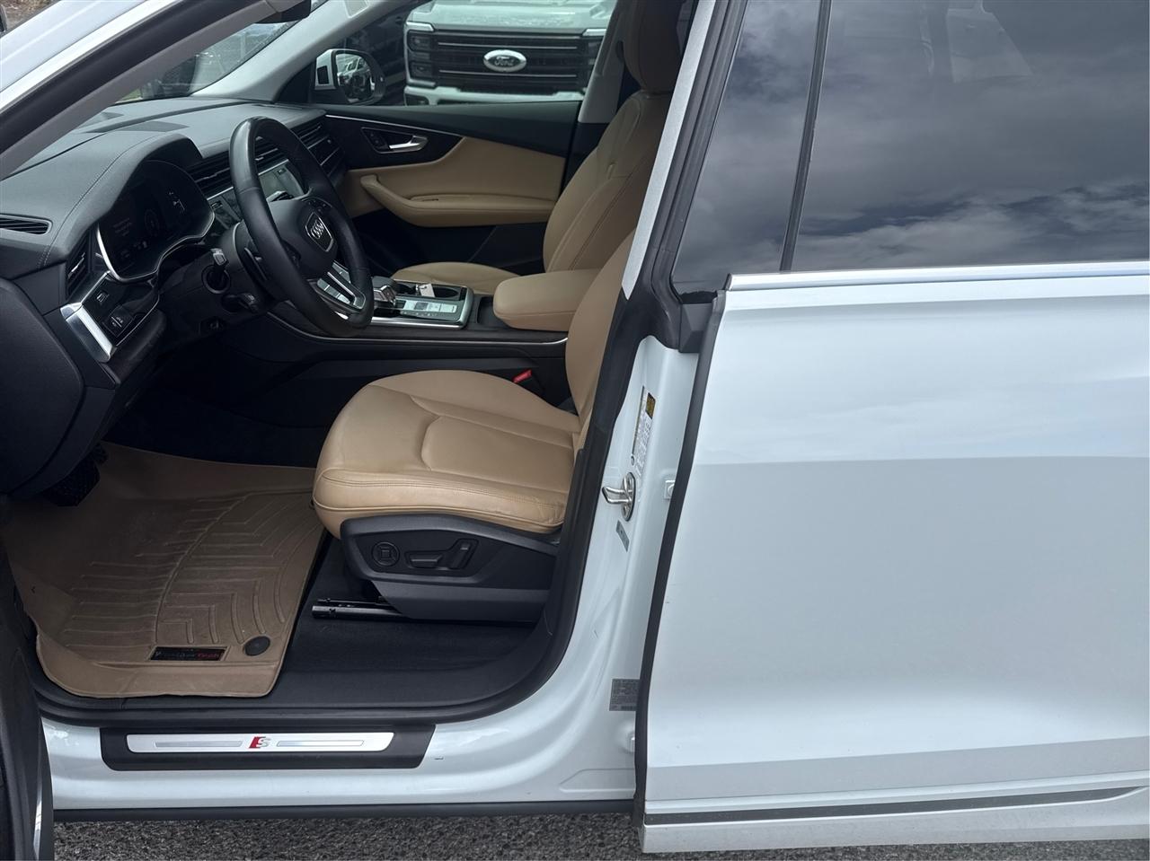 Audi Q8  2023