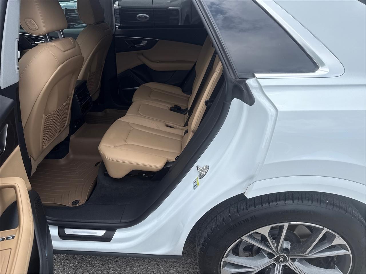 Audi Q8  2023