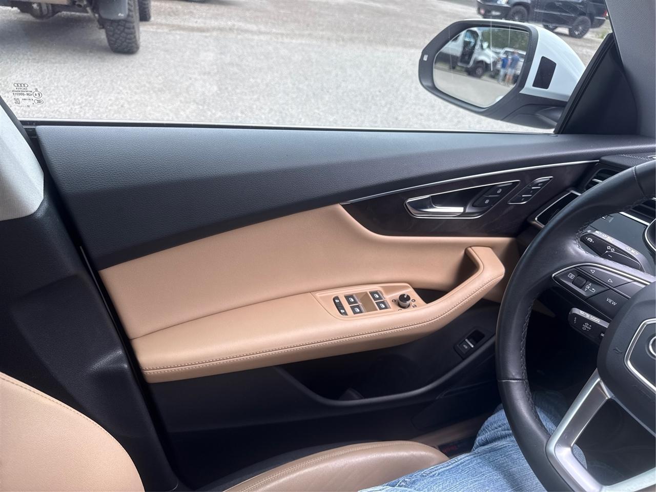 Audi Q8  2023
