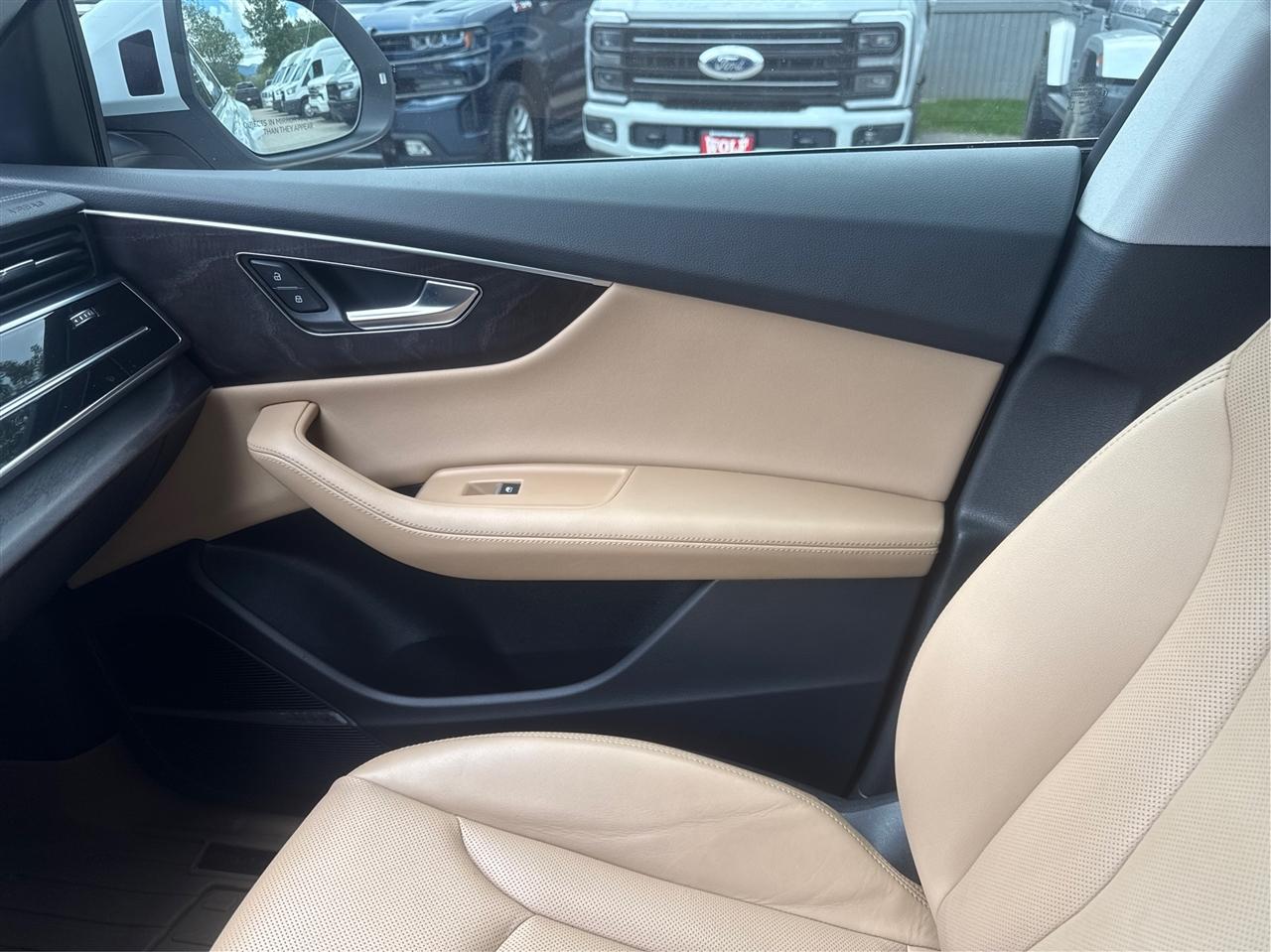 Audi Q8  2023