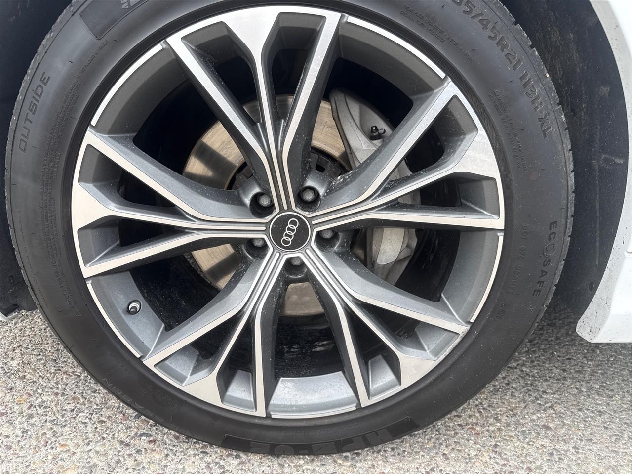 Audi Q8  2023