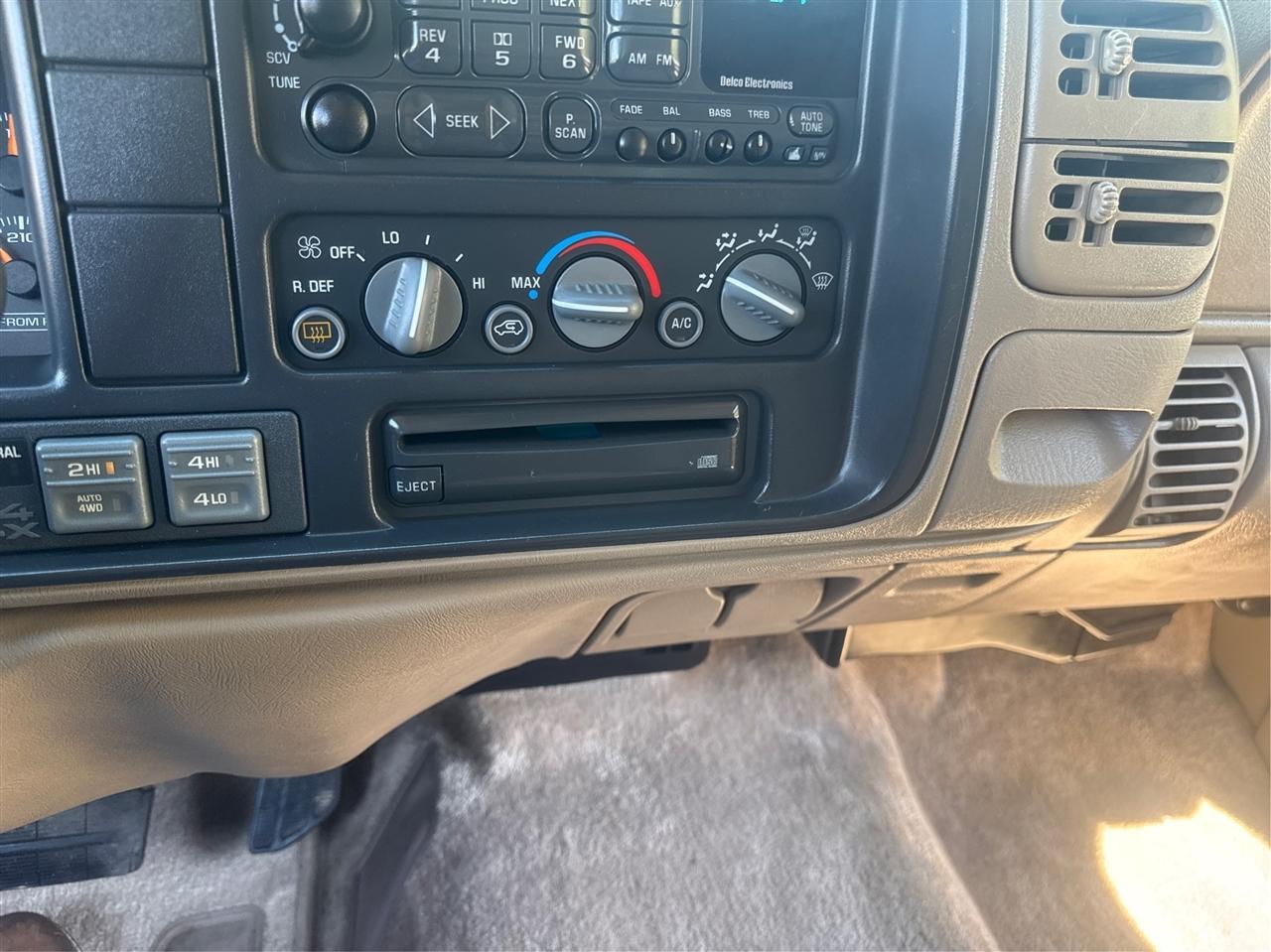 GMC Suburban  1999