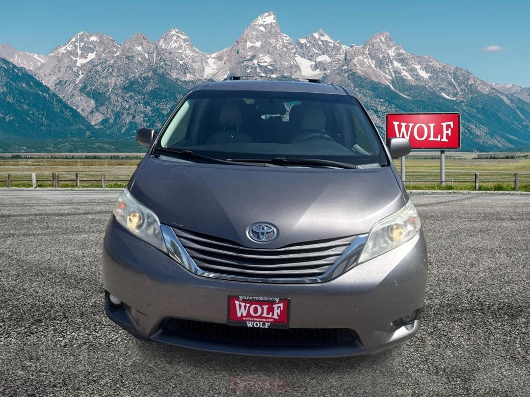 Toyota Sienna  2011