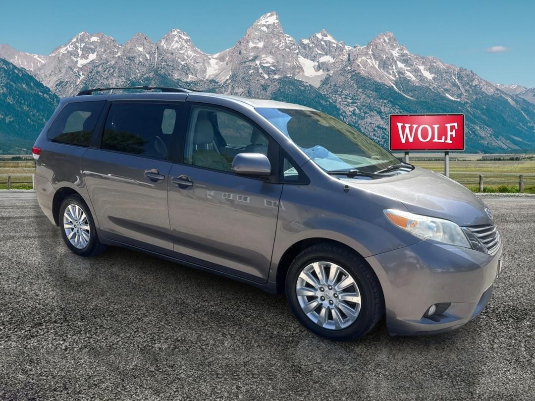 Toyota Sienna  2011