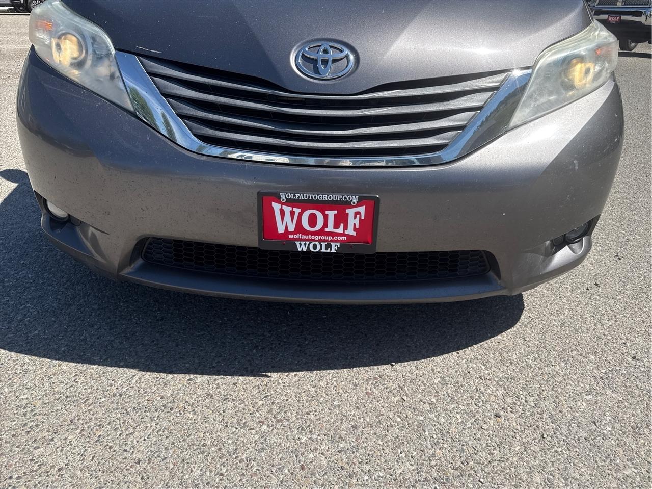 Toyota Sienna  2011
