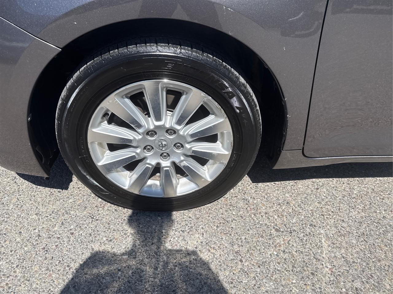 Toyota Sienna  2011