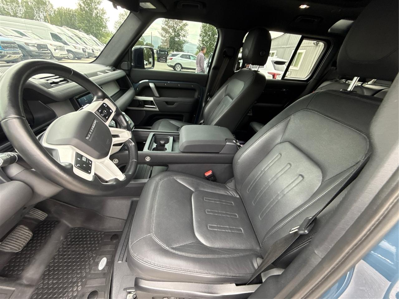 Land Rover Defender  2022