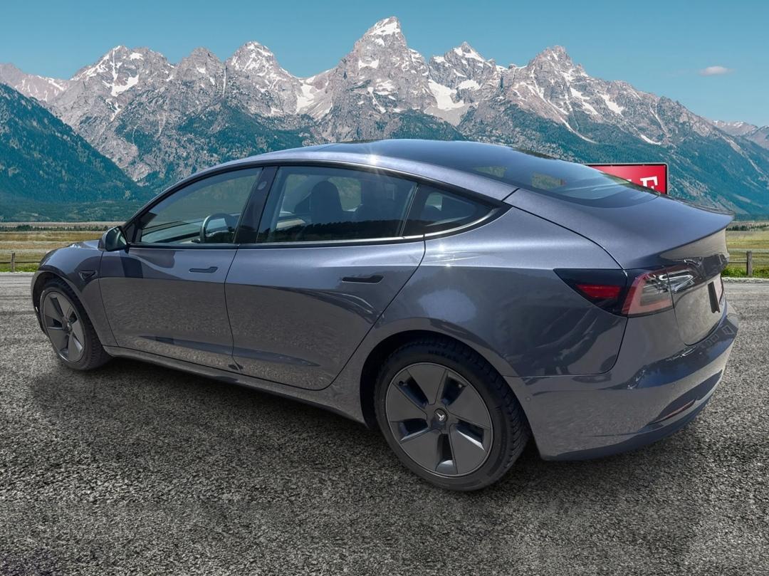 Tesla Model 3  2022