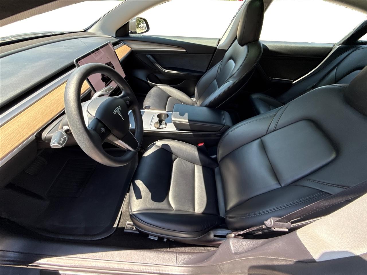Tesla Model 3  2022