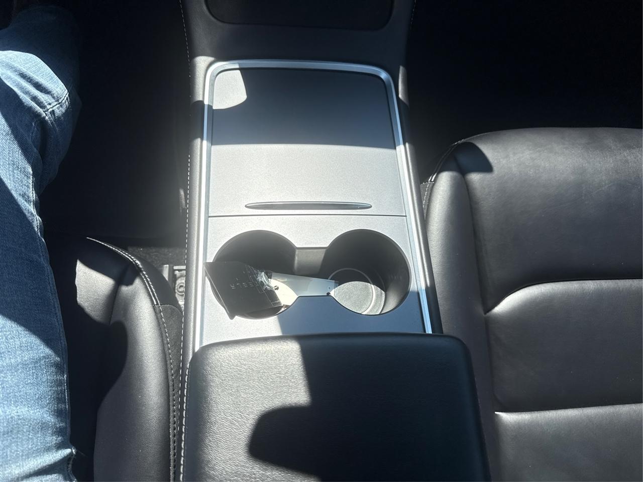 Tesla Model 3  2022