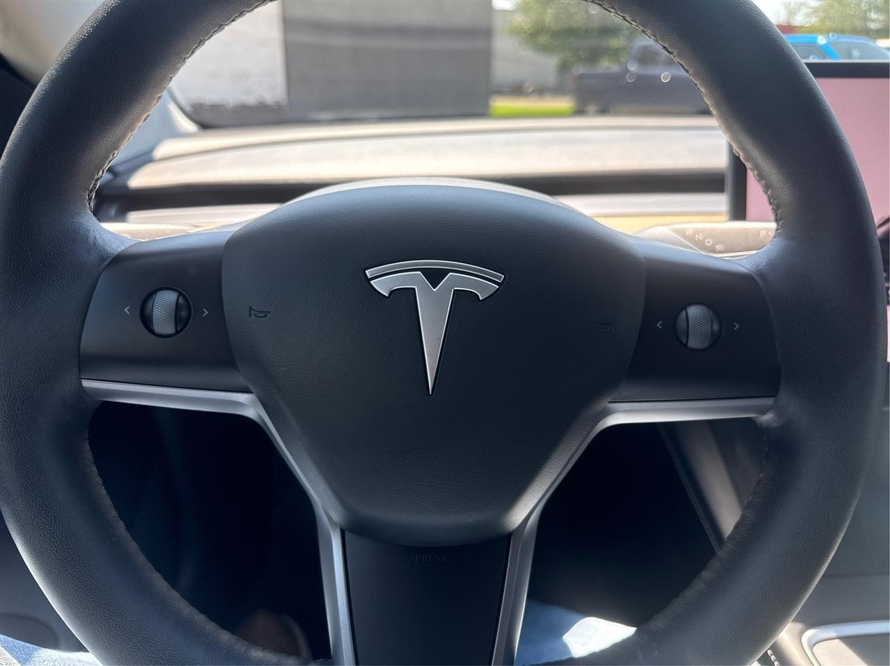 Tesla Model 3  2022