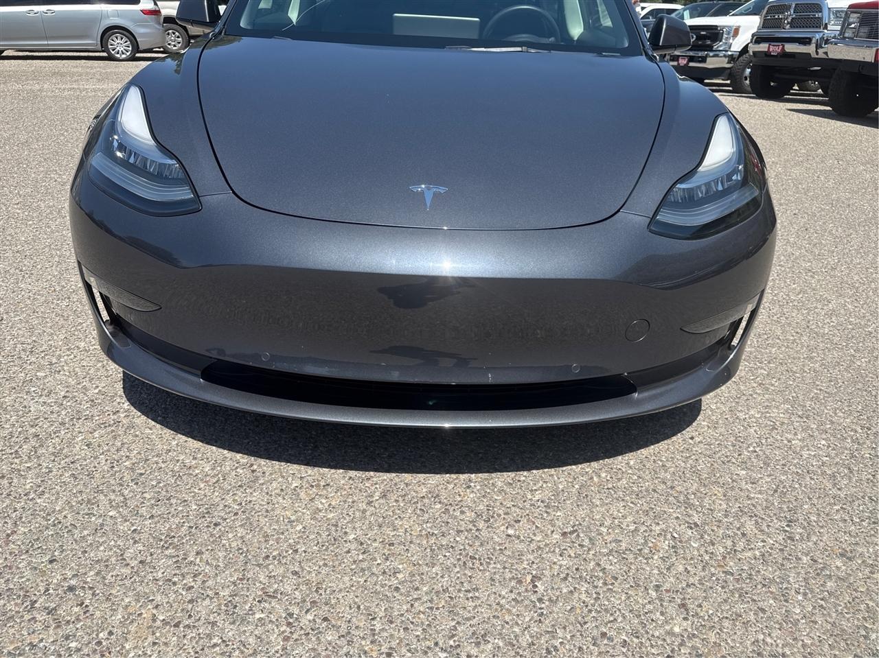 Tesla Model 3  2022
