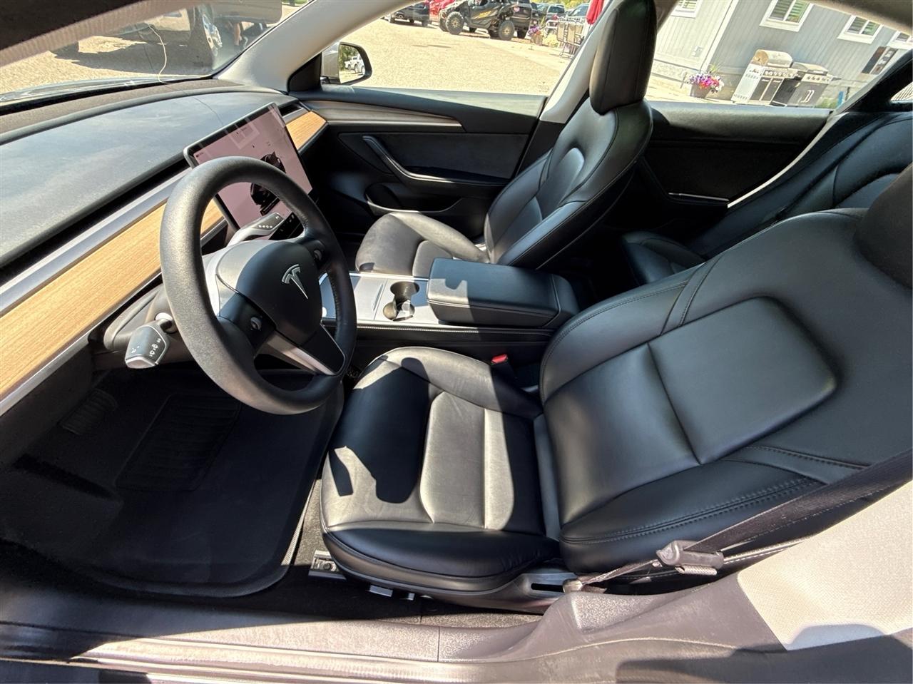 Tesla Model 3  2022