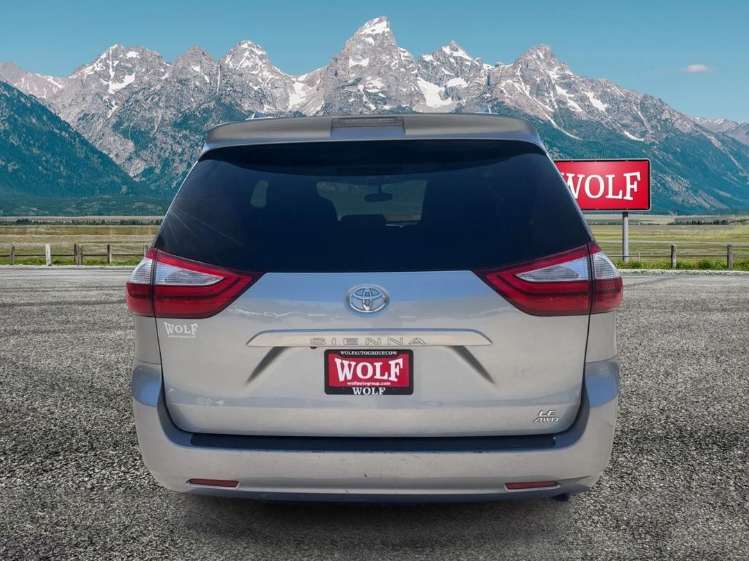 Toyota Sienna  2016