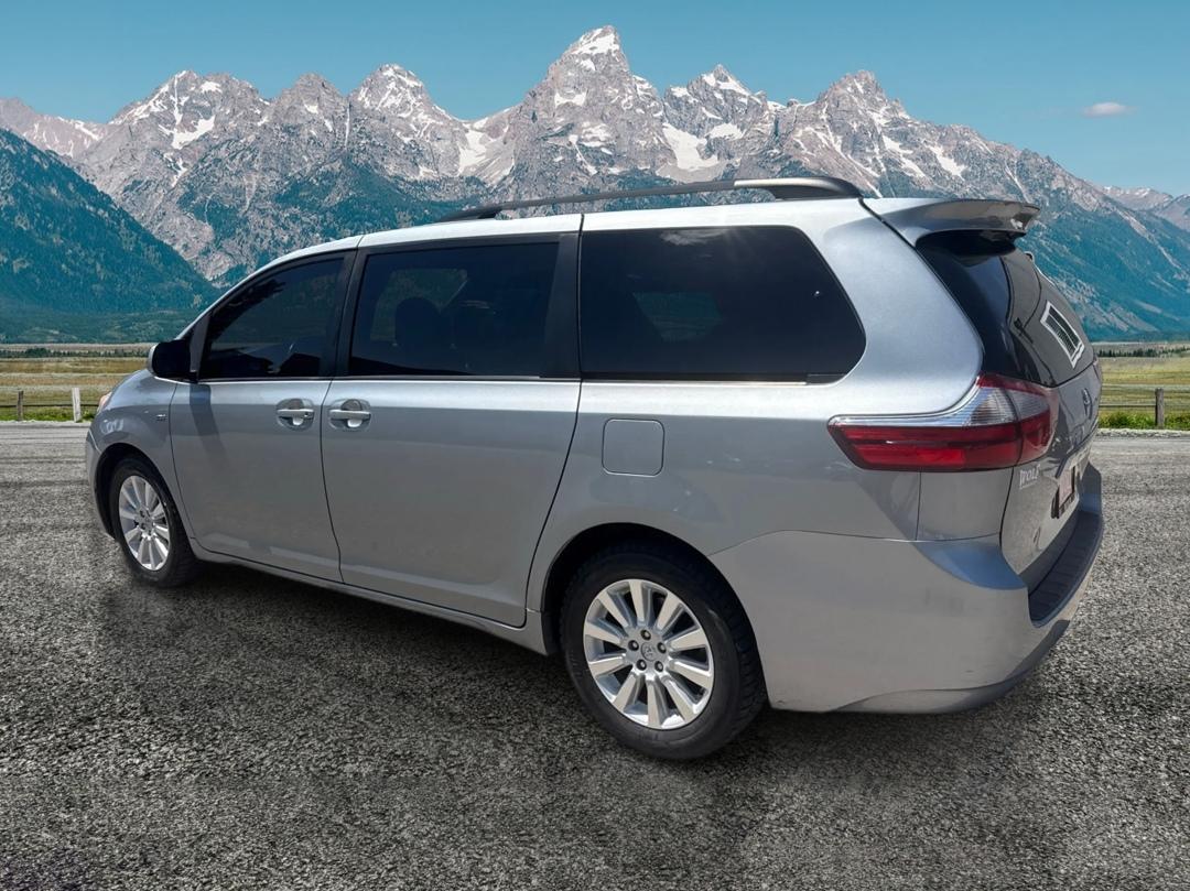 Toyota Sienna  2016