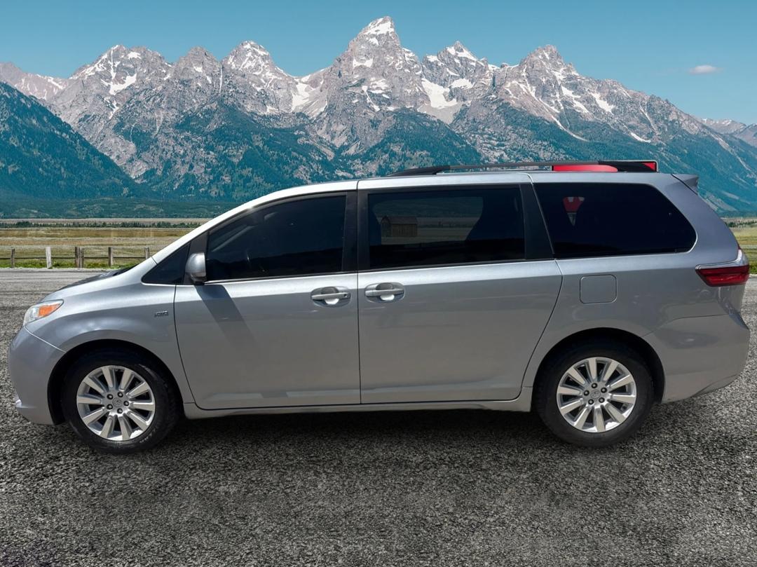 Toyota Sienna  2016