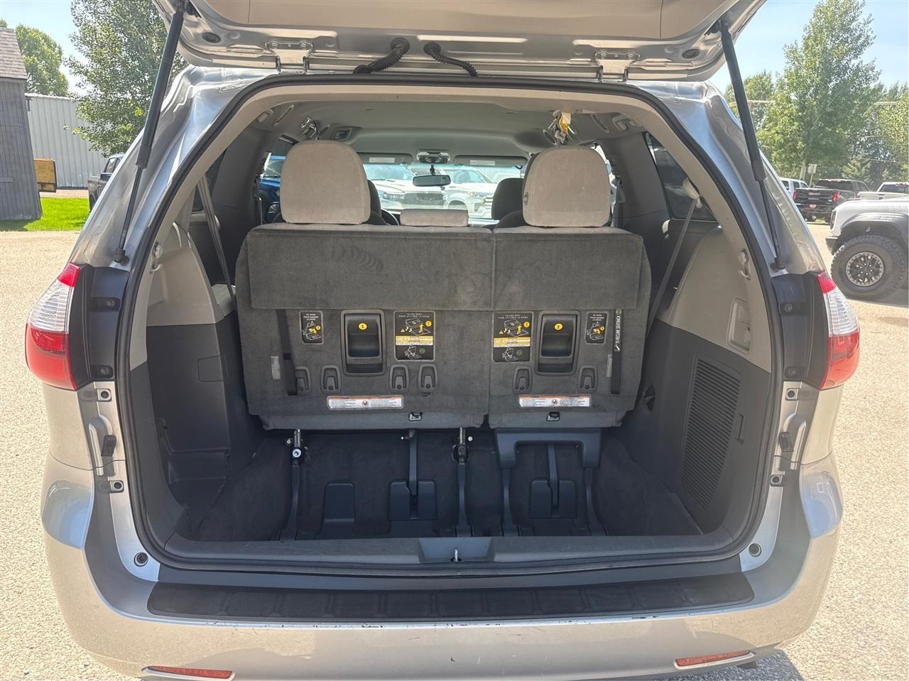 Toyota Sienna  2016