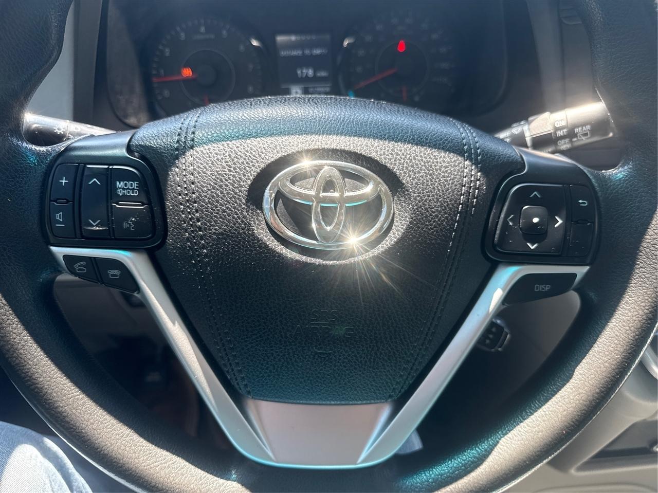 Toyota Sienna  2016