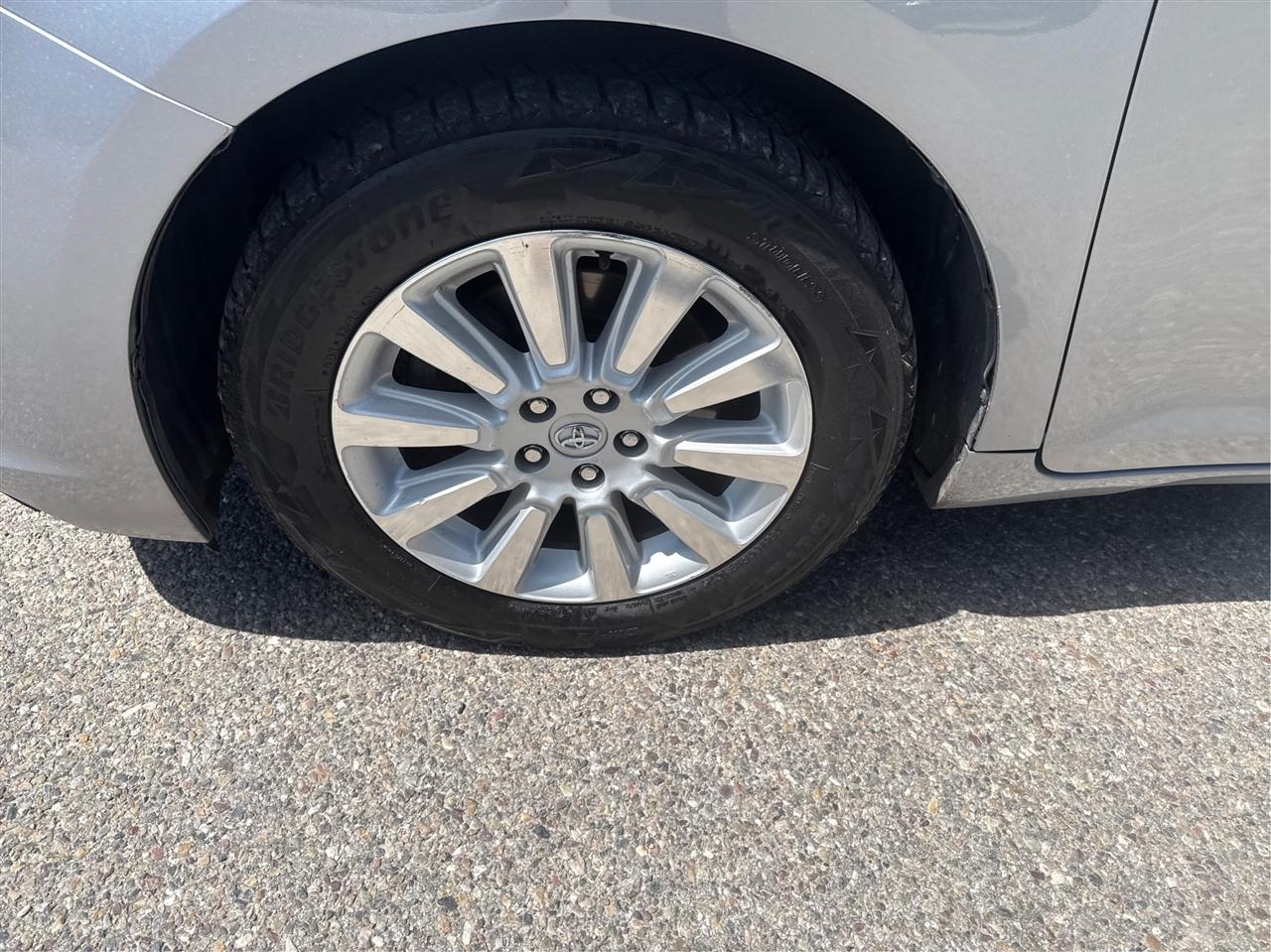 Toyota Sienna  2016