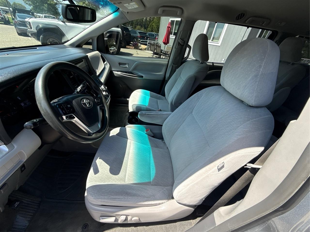 Toyota Sienna  2016