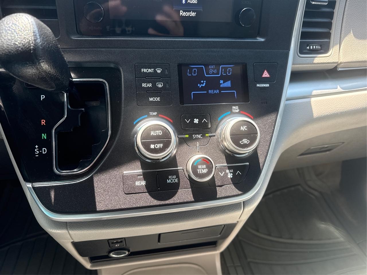 Toyota Sienna  2016