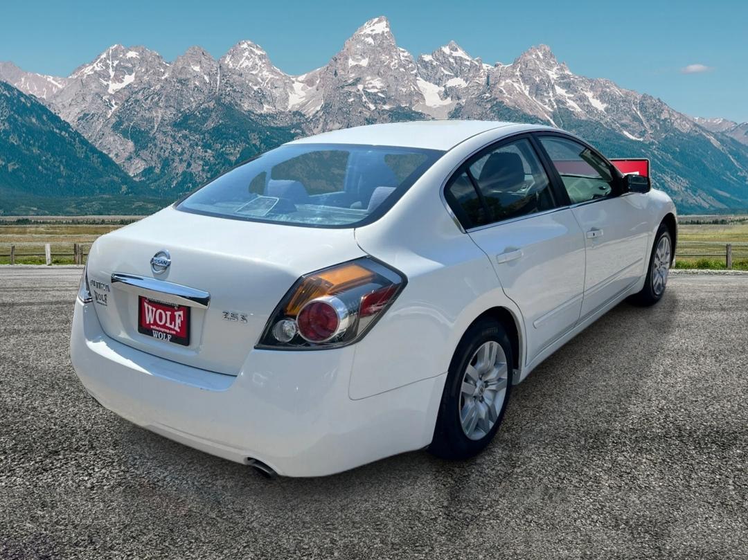 Nissan Altima  2012