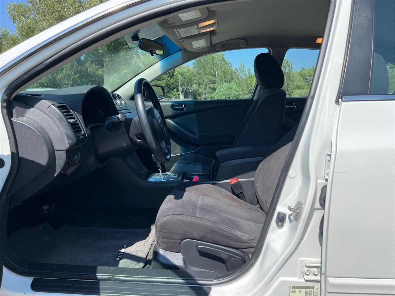 Nissan Altima  2012