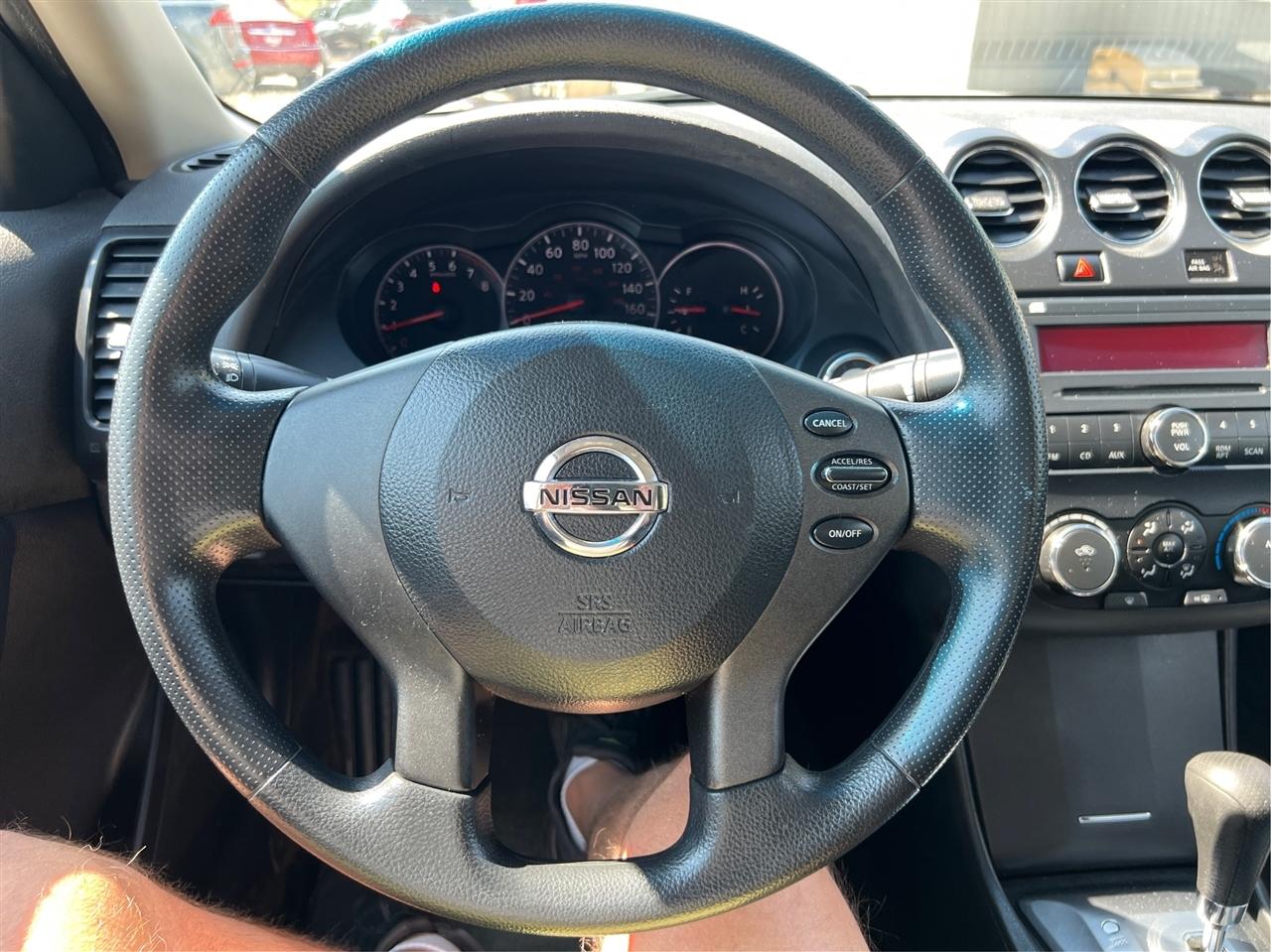 Nissan Altima  2012