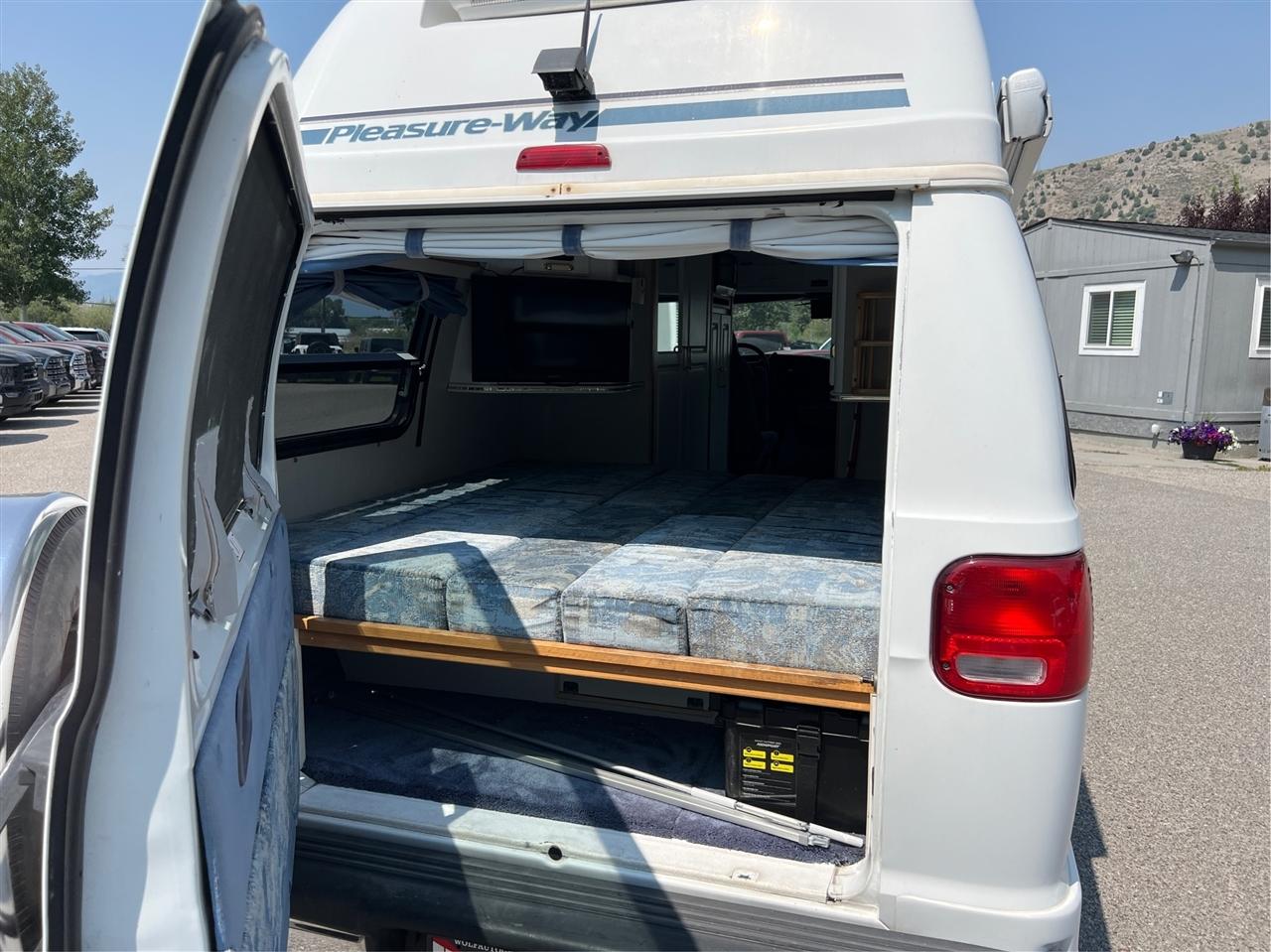 Dodge Ram Van  2000