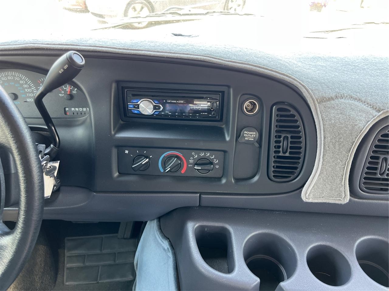 Dodge Ram Van  2000