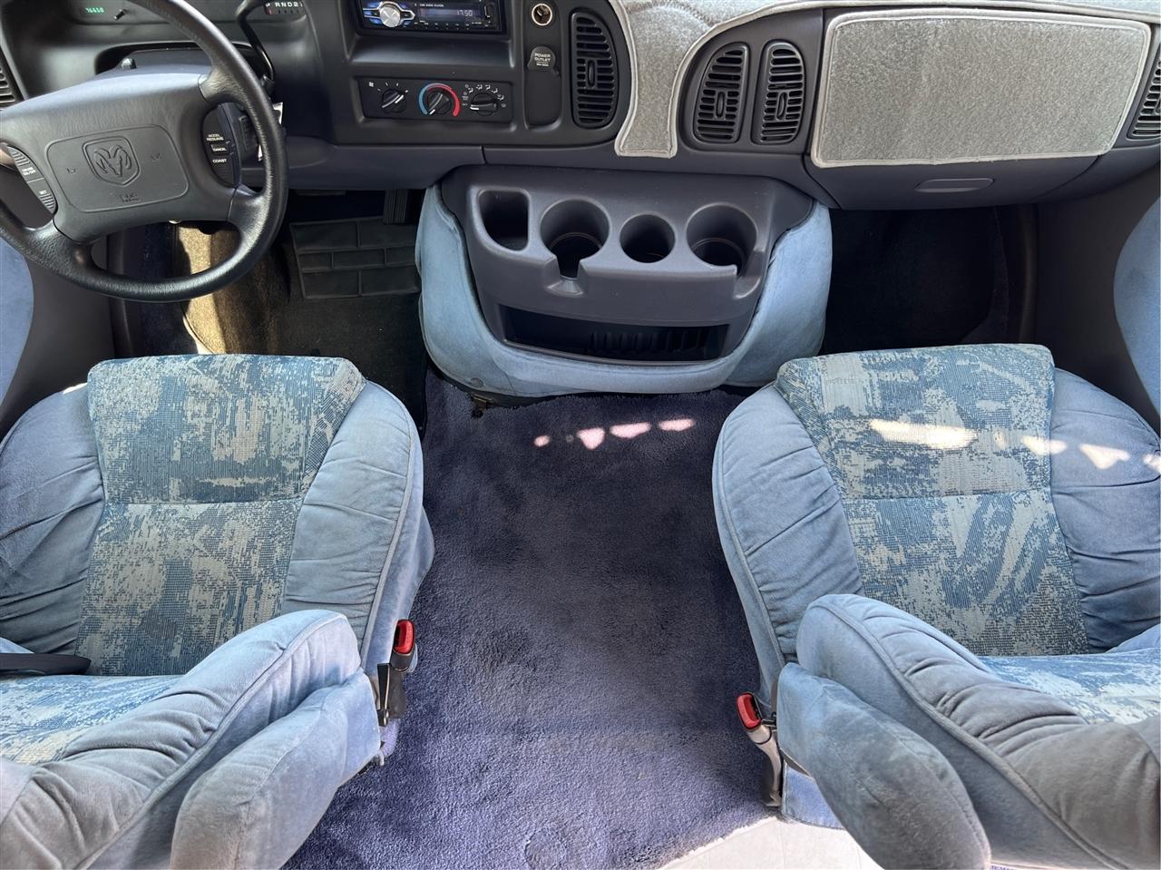 Dodge Ram Van  2000