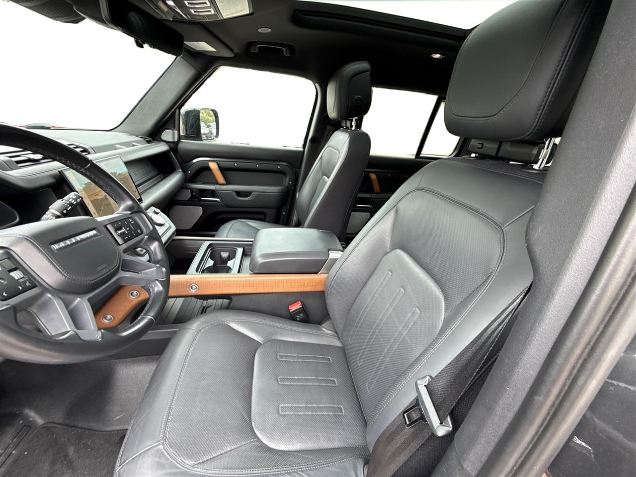 Land Rover Defender  2023