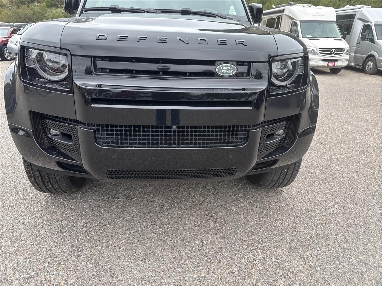 Land Rover Defender  2023