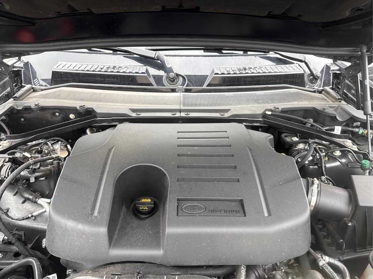 Land Rover Defender  2023