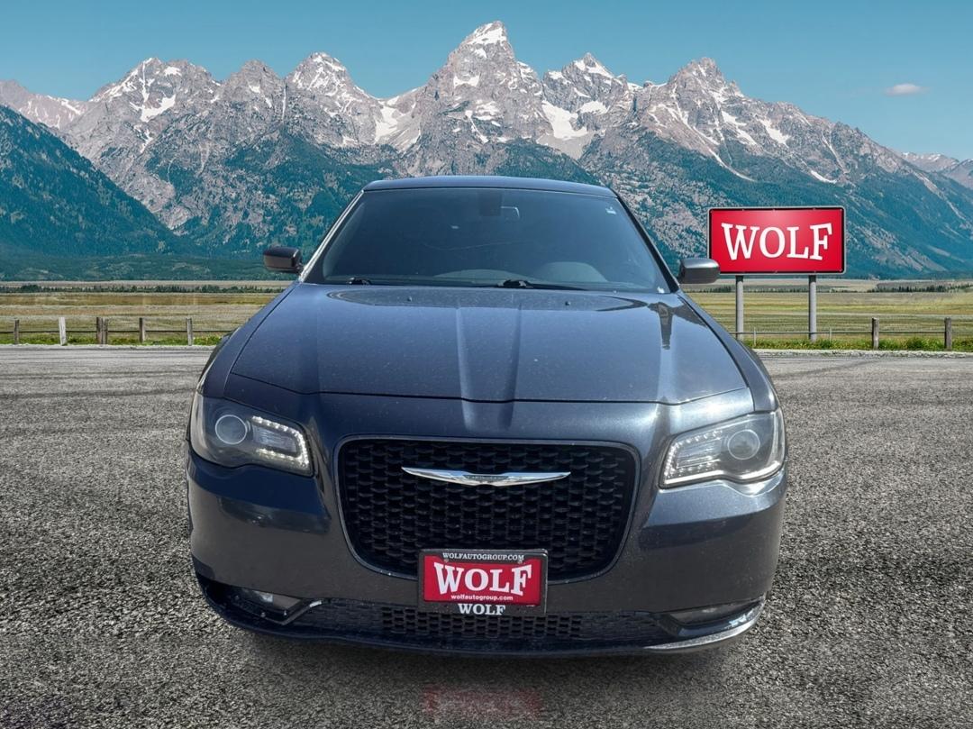 Chrysler 300  2019
