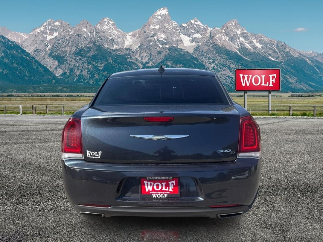Chrysler 300  2019