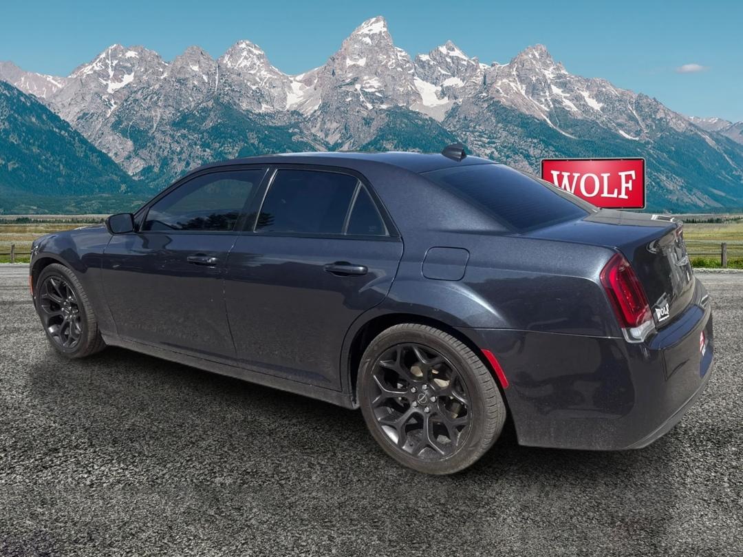 Chrysler 300  2019