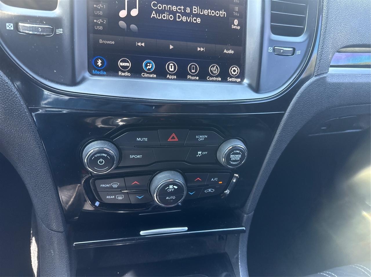 Chrysler 300  2019